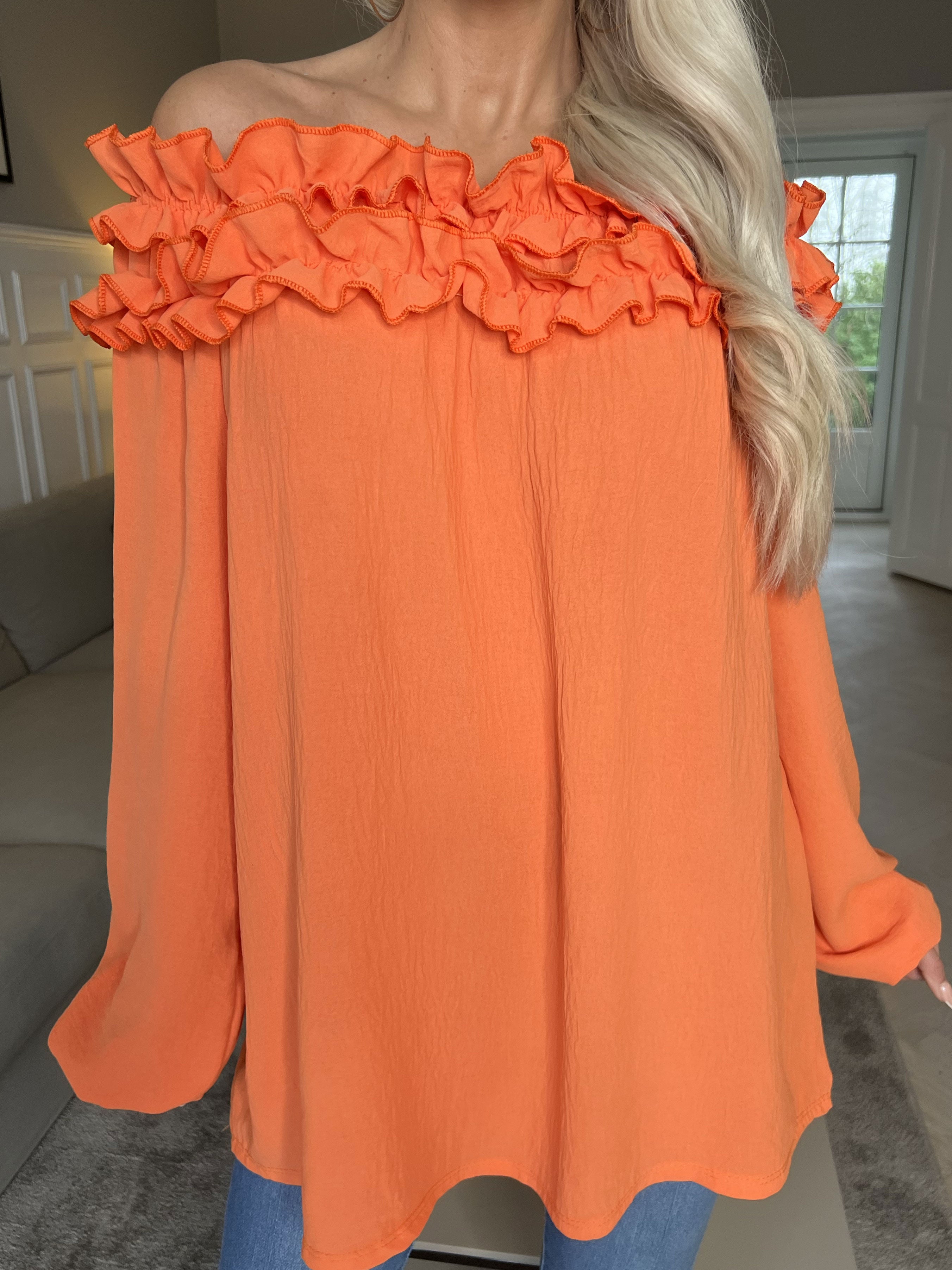 Chili - Fineste tunika bluse med flæser i udskæringen